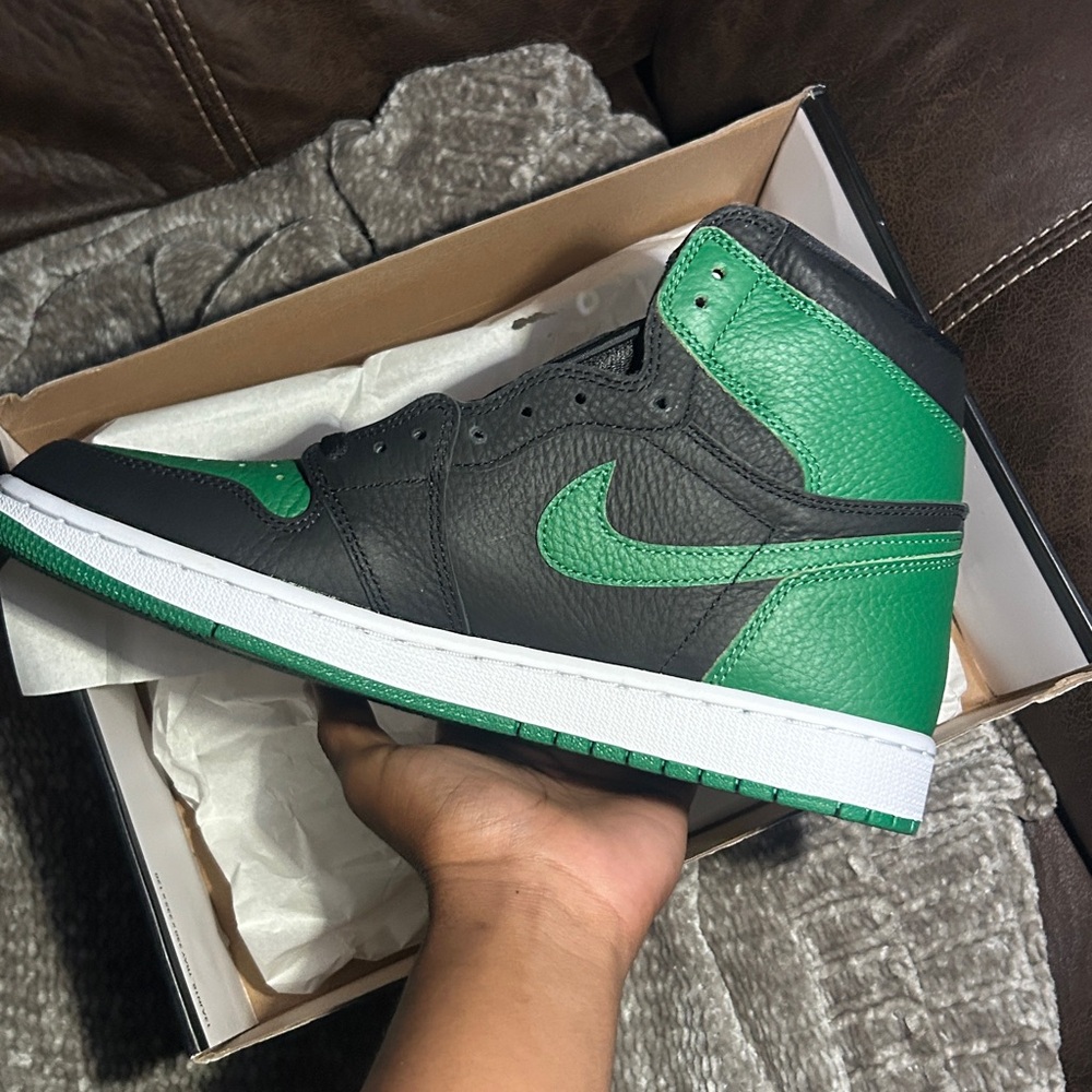 Nike Black and Green High-Top Sneakers